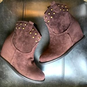 Muk Luks booties